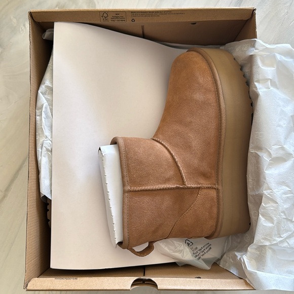 NIB Classic Mini Platform UGG - Picture 5 of 9